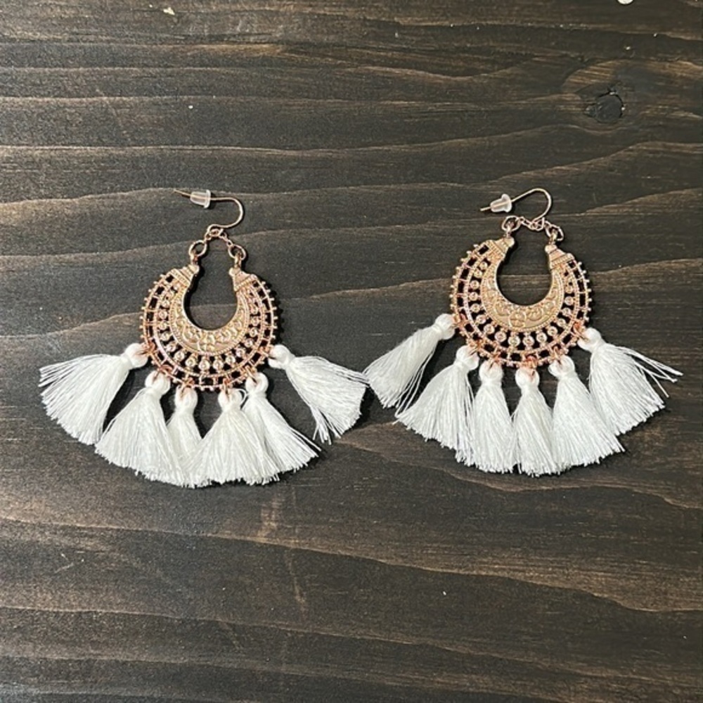 Women’s Boho Hanging Tassel Earrings Rose Gold & White Summer Vacation Tropical